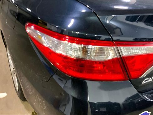 Used 2016 Toyota Camry LE image 28