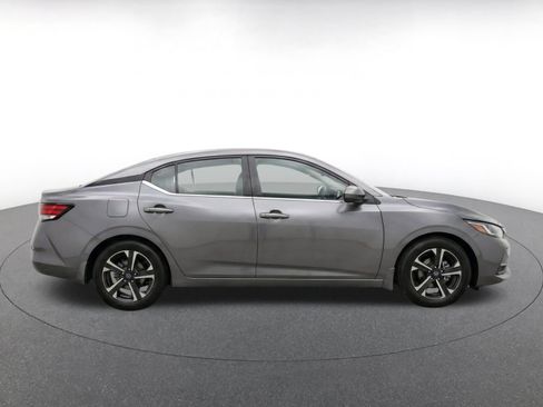 Used 2025 Nissan Sentra SV FWD image 10