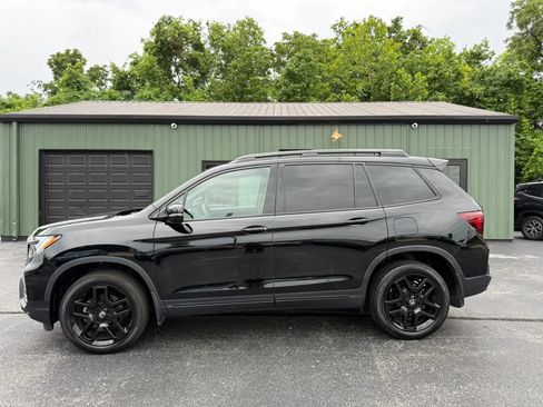 Used 2024 Honda Passport Black Edition image 3
