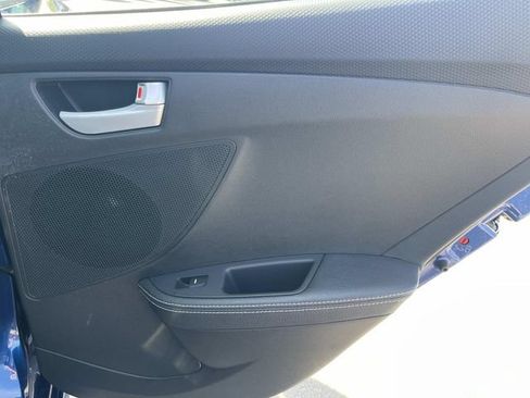 Used 2016 Hyundai Veloster Turbo w/ Option Group 04 FWD image 17