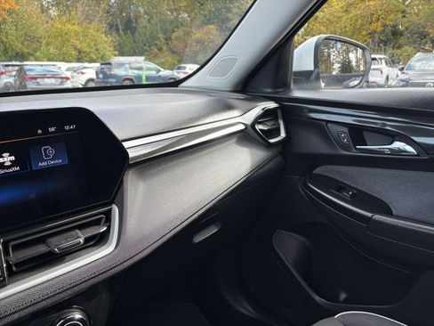 Used 2025 Chevrolet TrailBlazer LT image 33