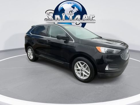 Used 2024 Ford Edge SEL w/ Convenience Package image 2