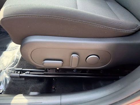 Used 2024 Hyundai Kona SEL FWD image 16