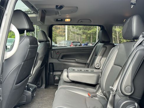 Used 2024 Honda Odyssey Touring image 9