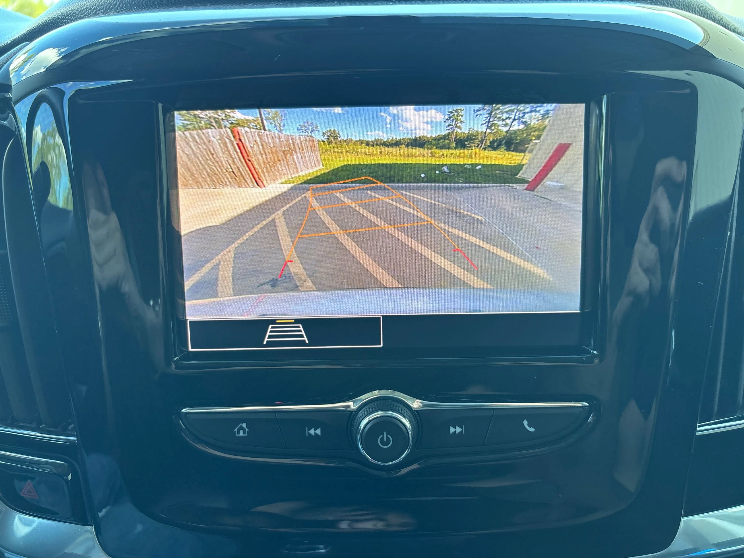 Used 2020 Chevrolet Traverse LS FWD image 10