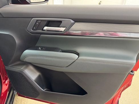 New 2026 GMC Terrain AT4 w/ Technology Package II AWD/4WD image 29