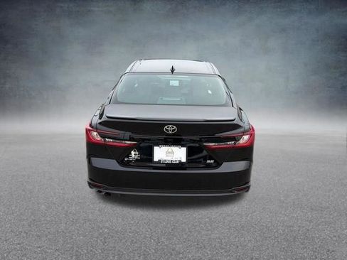 Used 2025 Toyota Camry SE FWD image 7