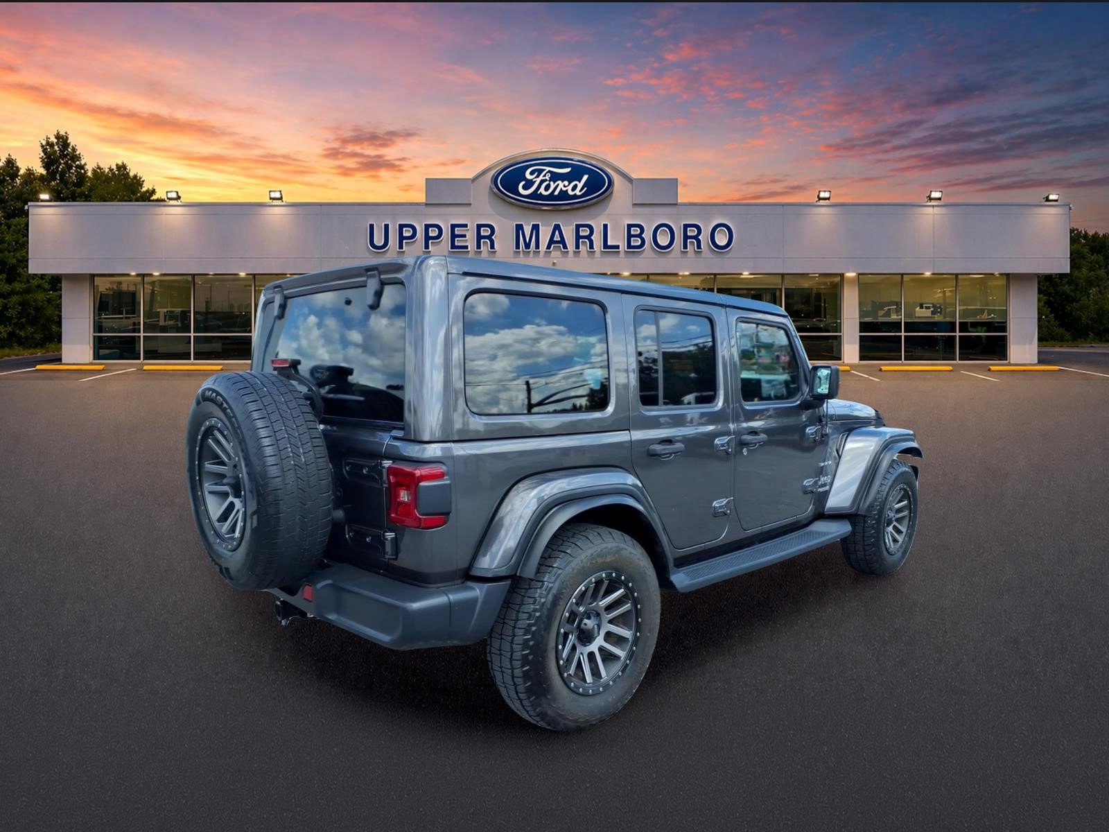 Used 2018 Jeep Wrangler Unlimited Sahara AWD/4WD image 8