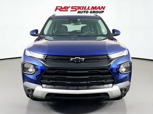 Used 2023 Chevrolet TrailBlazer LT w/ LPO, Blackout Package AWD/4WD image 2