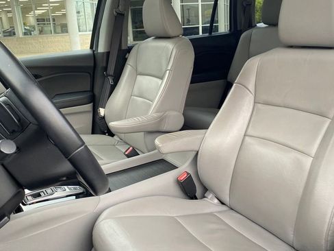 Used 2021 Honda Pilot Touring image 15