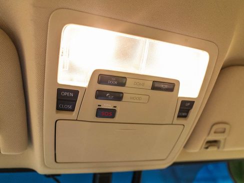 Used 2014 Toyota Avalon Limited FWD image 28