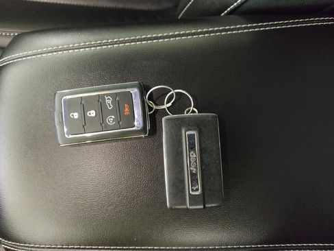 Used 2022 Jeep Grand Cherokee Limited 4xe image 32