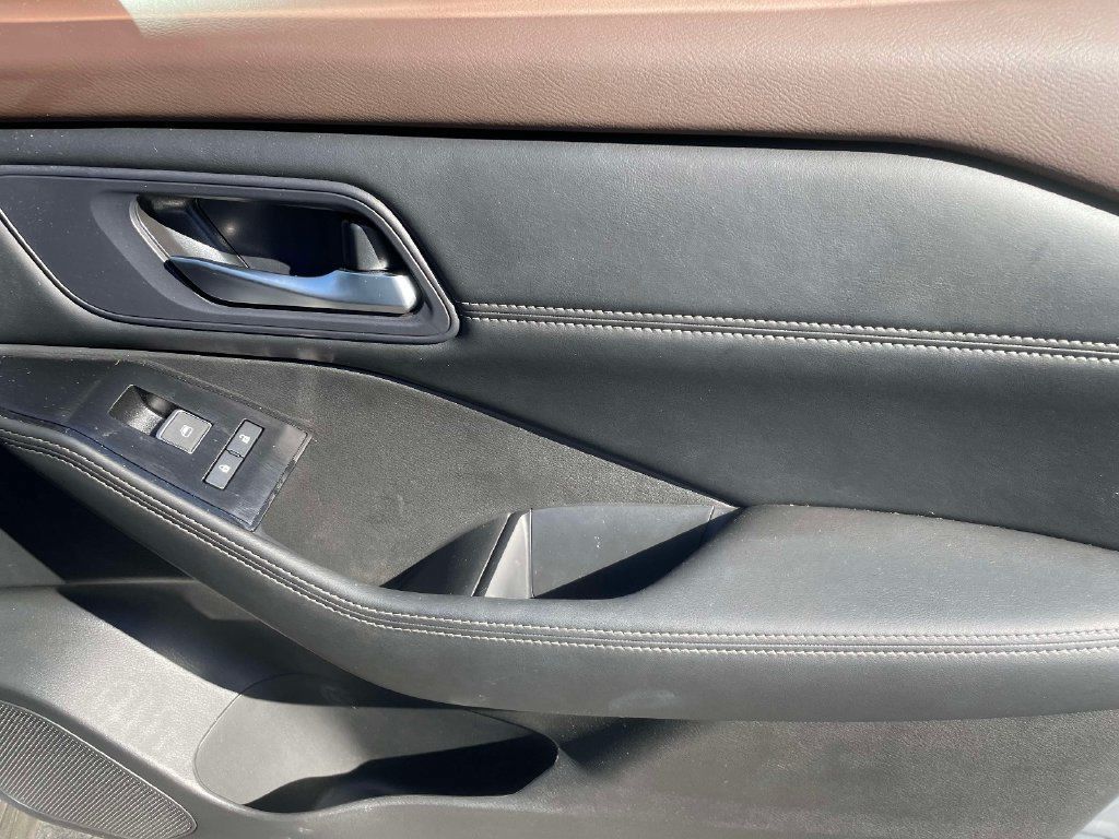 Used 2023 Nissan Rogue SL w/ SL Premium Package FWD image 10