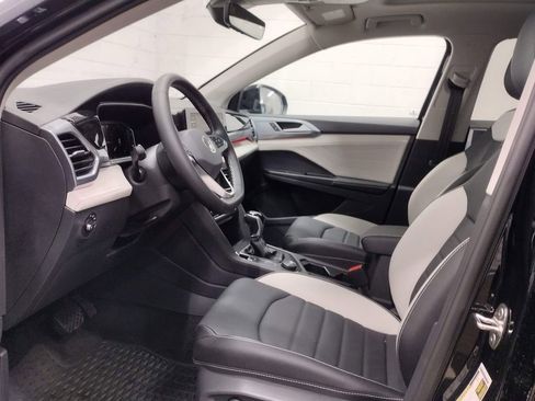 New 2025 Volkswagen Taos SEL image 20