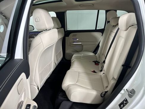 Used 2023 Mercedes-Benz EQB 300 4MATIC w/ Pinnacle Package image 24