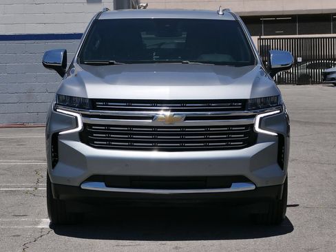 Used 2024 Chevrolet Suburban Premier RWD image 6