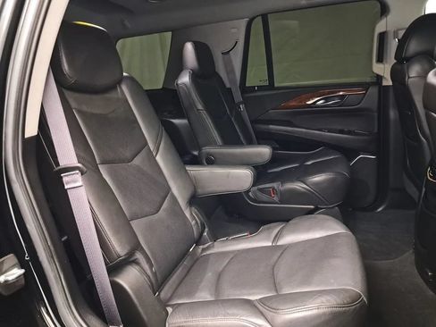 Used 2016 Cadillac Escalade 4WD image 25