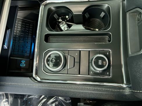 Used 2024 Ford Expedition Max XLT image 22