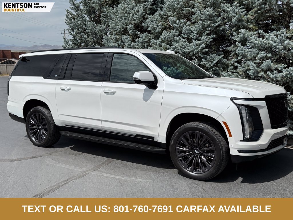 Used 2025 Cadillac Escalade ESV Sport w/ LPO, ONYX Package AWD/4WD image 11