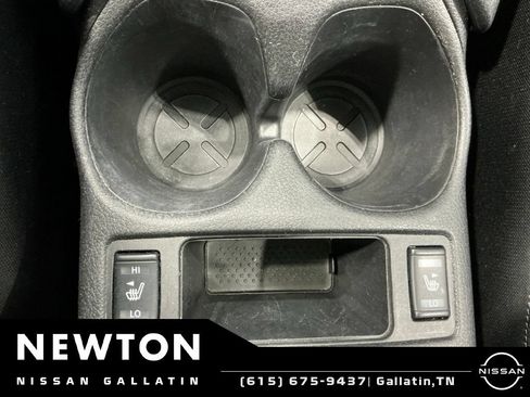 Used 2020 Nissan Rogue SV FWD image 8
