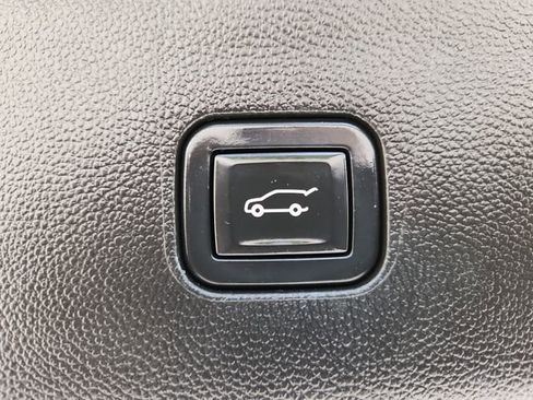 Certified 2021 Buick Enclave Avenir w/ Avenir Technology Package FWD image 6