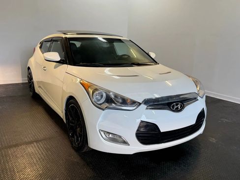 Used 2013 Hyundai Veloster w/ Style Pkg FWD image 3