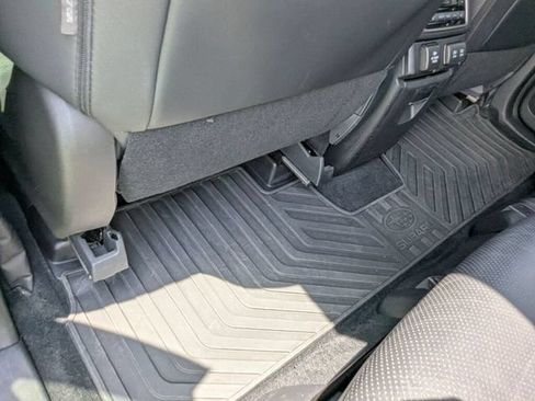 Used 2022 Subaru Ascent Touring AWD/4WD image 36