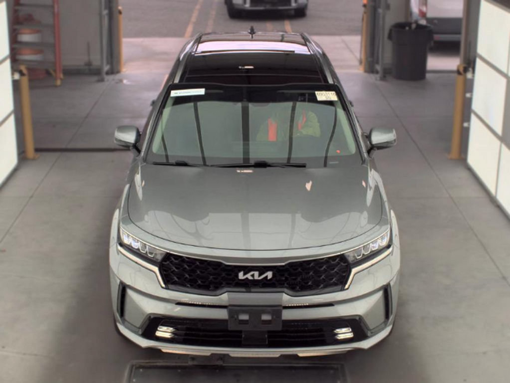 Used 2024 Kia Sorento EX w/ Panoramic Sunroof Package AWD/4WD image 2