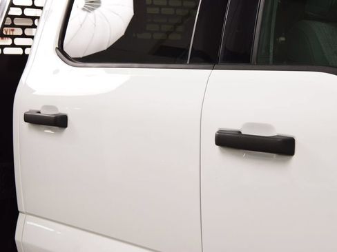Used 2024 Ford F550 4x4 Crew Cab Super Duty w/ XLT Value Package image 12