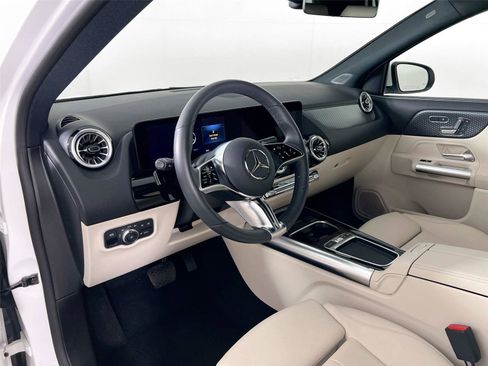 Used 2025 Mercedes-Benz GLA 250 4MATIC image 10