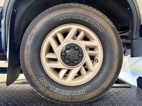 Used 1993 Dodge Dakota 2WD Club Cab image 73