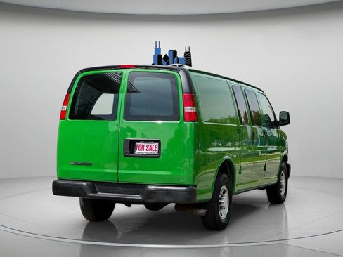 Used 2016 Chevrolet Express 2500 RWD image 4