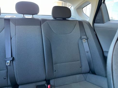 Used 2025 Kia K4 LXS image 36