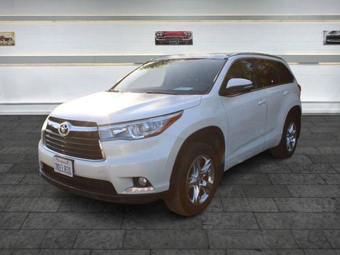 Used 2015 Toyota Highlander Limited AWD/4WD image 3