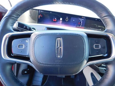 Used 2024 Lincoln Nautilus Reserve image 19