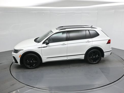 Used 2022 Volkswagen Tiguan SE R-Line FWD image 42