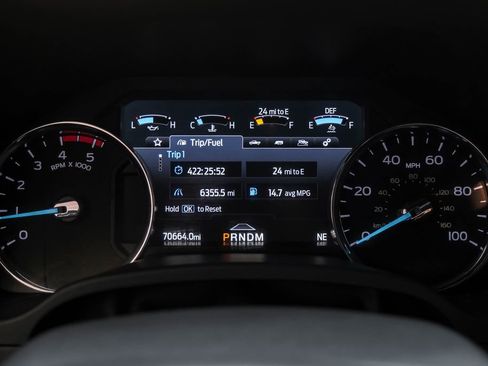 Used 2022 Ford F350 Platinum w/ FX4 Off-Road Package image 18