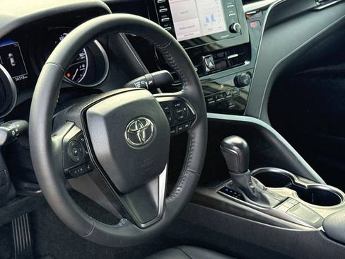 Used 2022 Toyota Camry SE FWD image 17