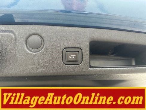 Used 2019 Chevrolet Equinox LT FWD image 34
