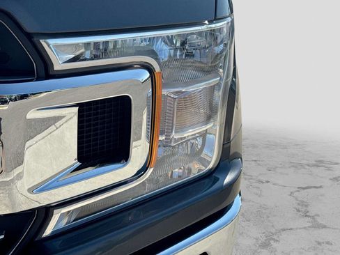 Used 2018 Ford F150 XLT w/ Equipment Group 302A Luxury AWD/4WD image 10