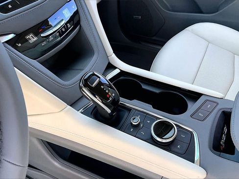 New 2026 Cadillac XT5 Premium Luxury w/ LPO, Floor Liner Package image 8