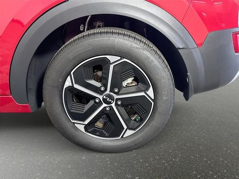 Certified 2025 Kia Niro EX FWD image 30