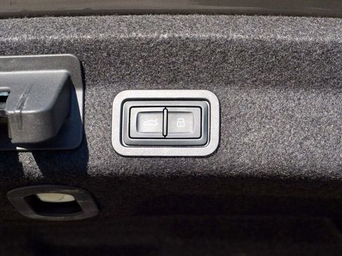 Used 2022 Audi S6 Premium Plus image 17