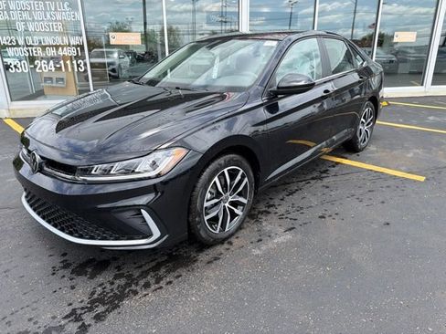 New 2026 Volkswagen Jetta SE FWD image 11