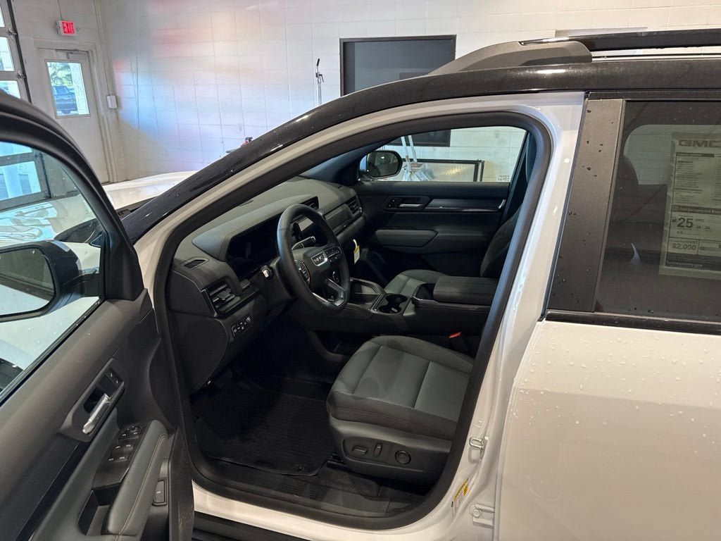 New 2026 GMC Terrain AT4 w/ LPO, Floor Liner Package AWD/4WD image 22