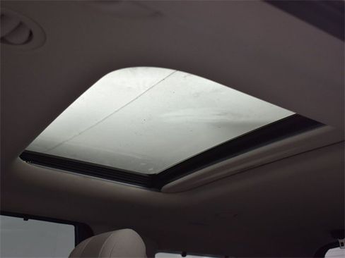 Certified 2025 Kia Carnival SX Prestige image 35