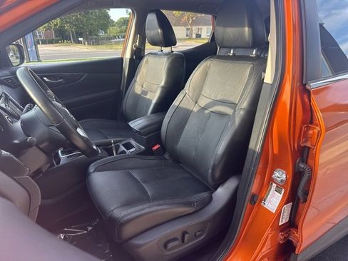 Used 2017 Nissan Rogue Sport SL image 10