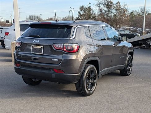 Used 2019 Jeep Compass Latitude w/ Cold Weather Group image 3