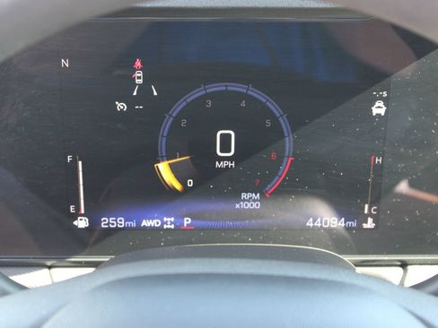 Used 2025 Chevrolet TrailBlazer LT AWD/4WD image 13