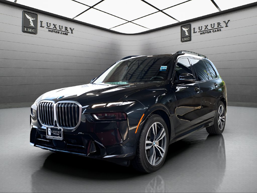 Used 2023 BMW X7 xDrive40i w/ M Sport Package AWD/4WD image 4
